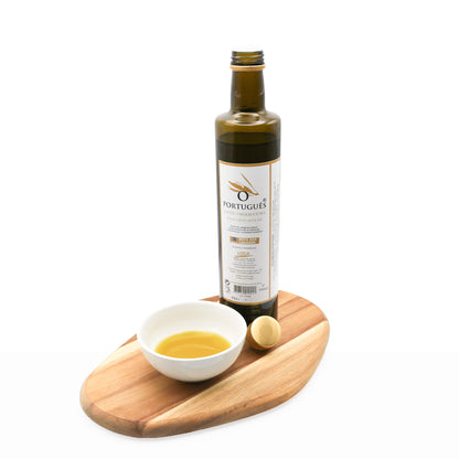 olive oil and bowl of oil