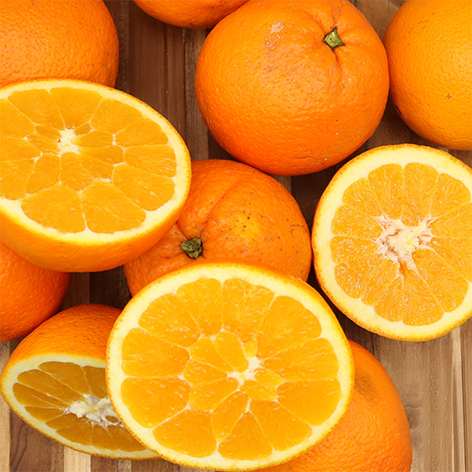 Buy sweet, juicy Algarve oranges 10 kg plus 10% free. Fresh citrus fruits grown under the Algarve sun, perfect for juice and healthy snacking.